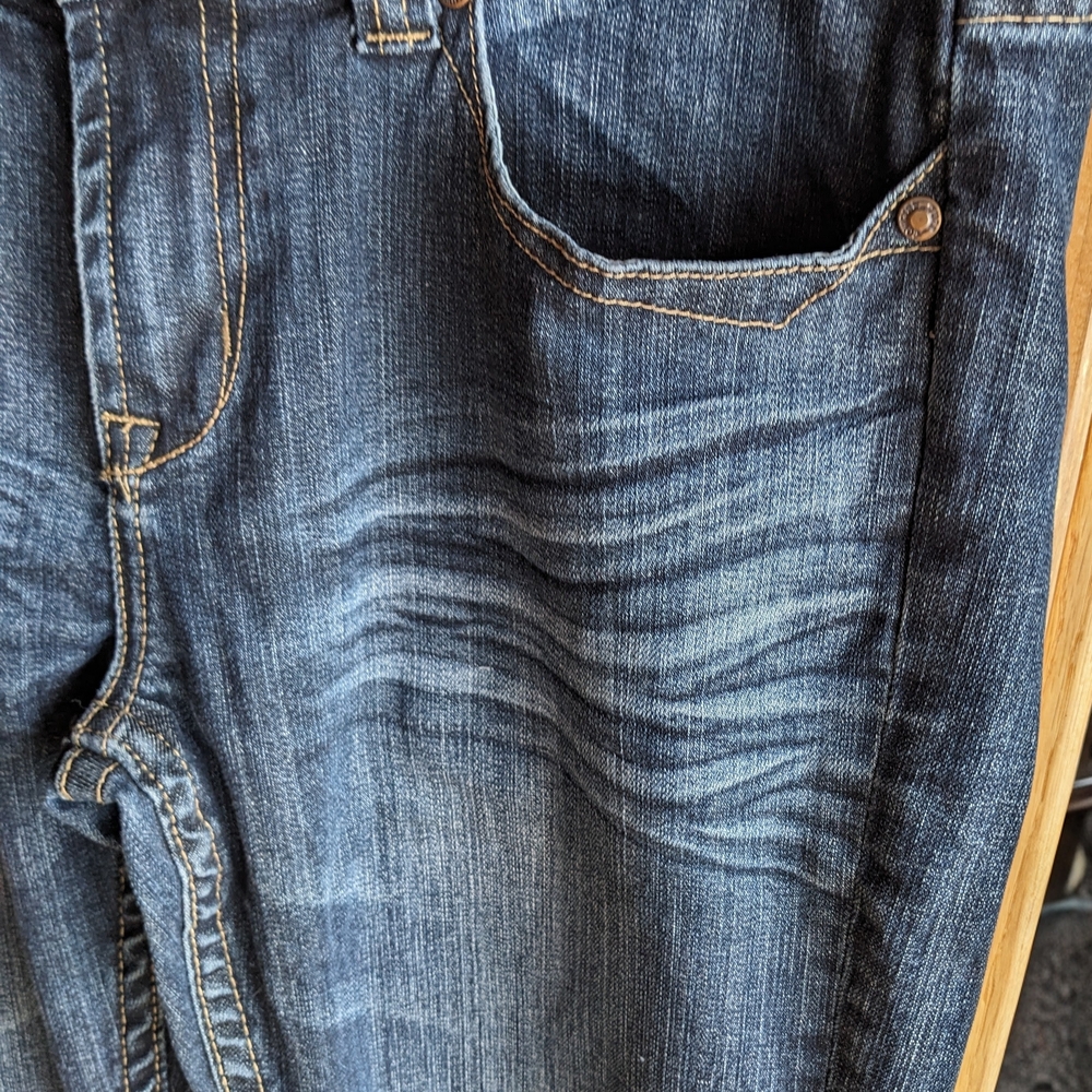 Cowgirl Tuff Women's Dark Blue Wash Boot Cut Jeans "Classic" 31R Barwire Stitch - Picture 2 of 8